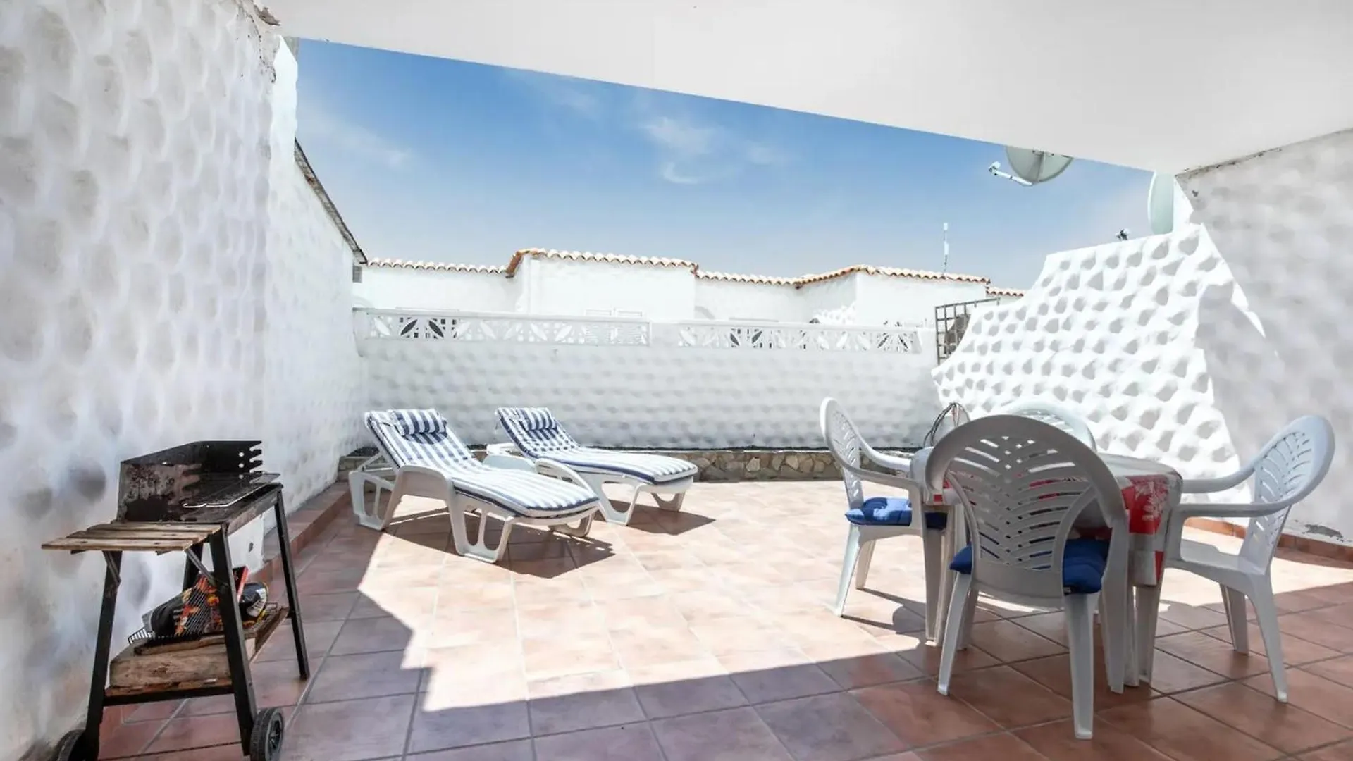 Apartment Near The Beach With A Huge Terrace Patio, Wifi And Parking Costa Calma