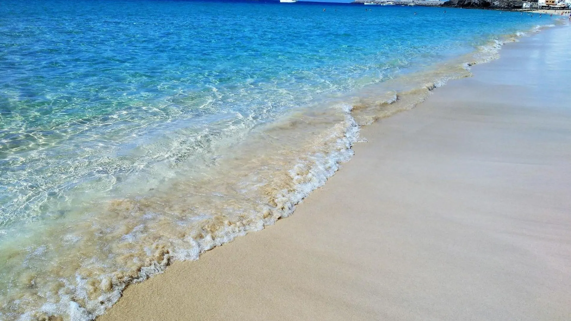 Apartment Near The Beach With A Huge Terrace Patio, Wifi And Parking コスタ・カルマ 0*,  スペイン