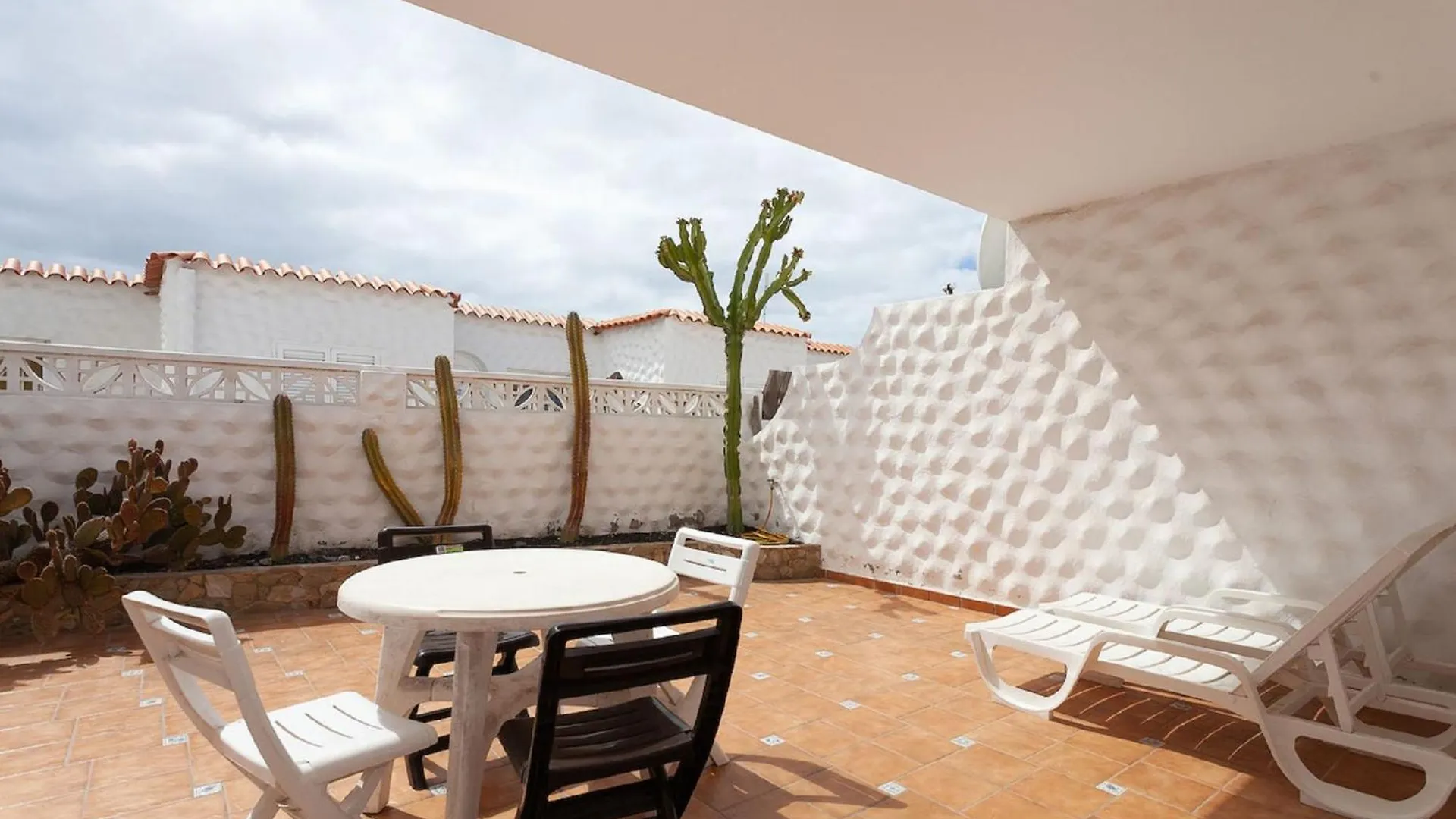 Apartment Near The Beach With A Huge Terrace Patio, Wifi And Parking Costa Calma