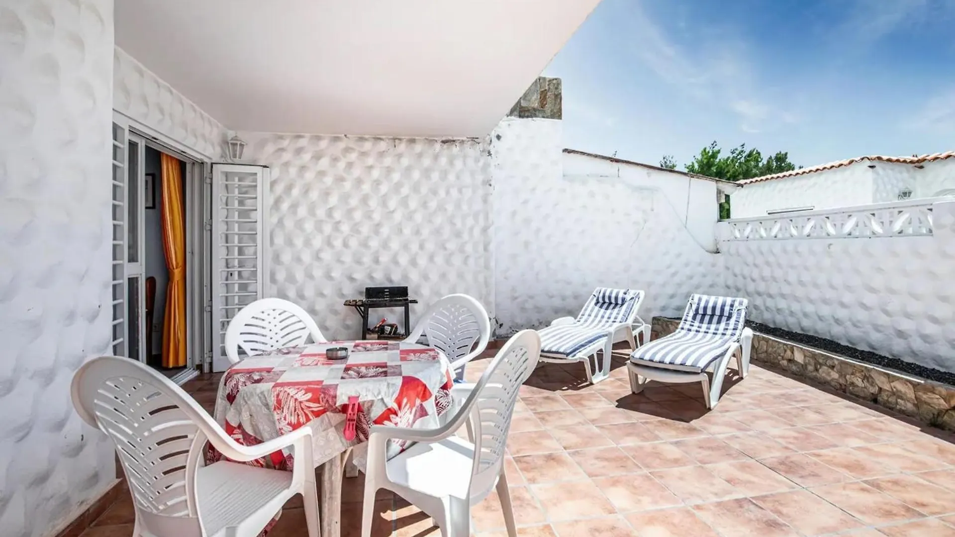 Apartment Near The Beach With A Huge Terrace Patio, Wifi And Parking Costa Calma Spagna