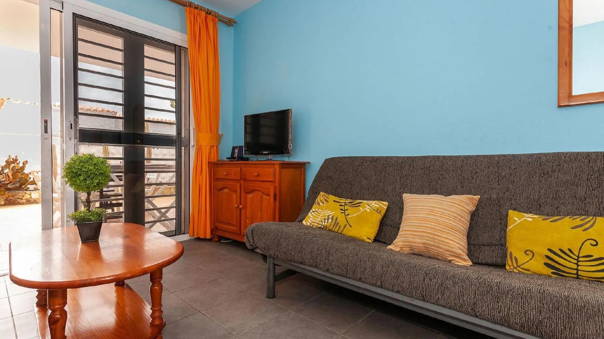 Apartment Near The Beach With A Huge Terrace Patio, Wifi And Parking Costa Calma Spain